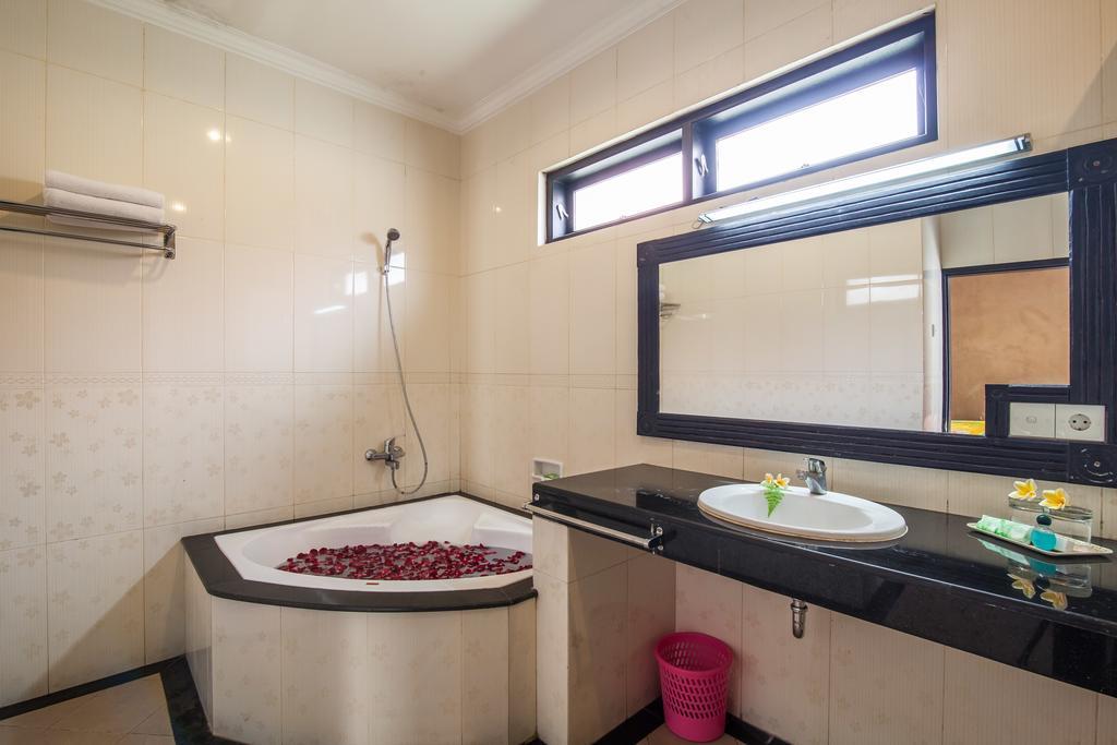 Puri Yuma Hotel Denpasar  Ngoại thất bức ảnh