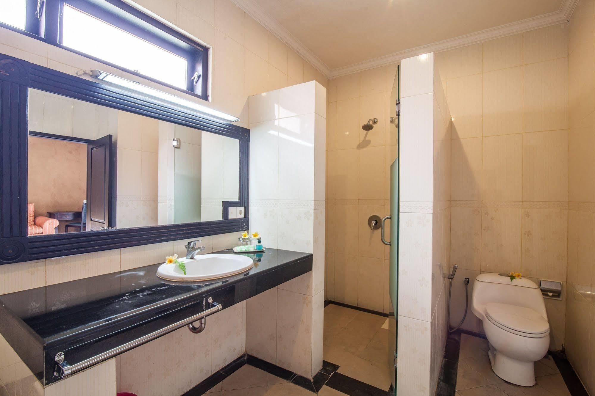 Puri Yuma Hotel Denpasar  Ngoại thất bức ảnh