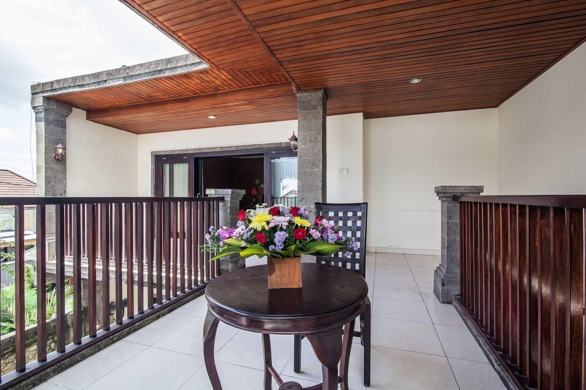 Puri Yuma Hotel Denpasar  Ngoại thất bức ảnh